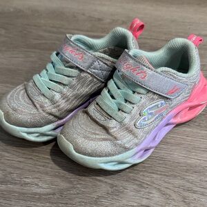 Skechers Kids' Glitter Light-Up Sneakers in Mint, Pink & Purple S lights up
